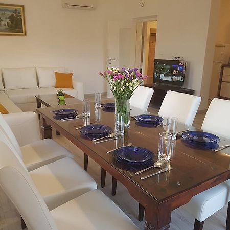 Apartman Lora Liyubuşka Dış mekan fotoğraf
