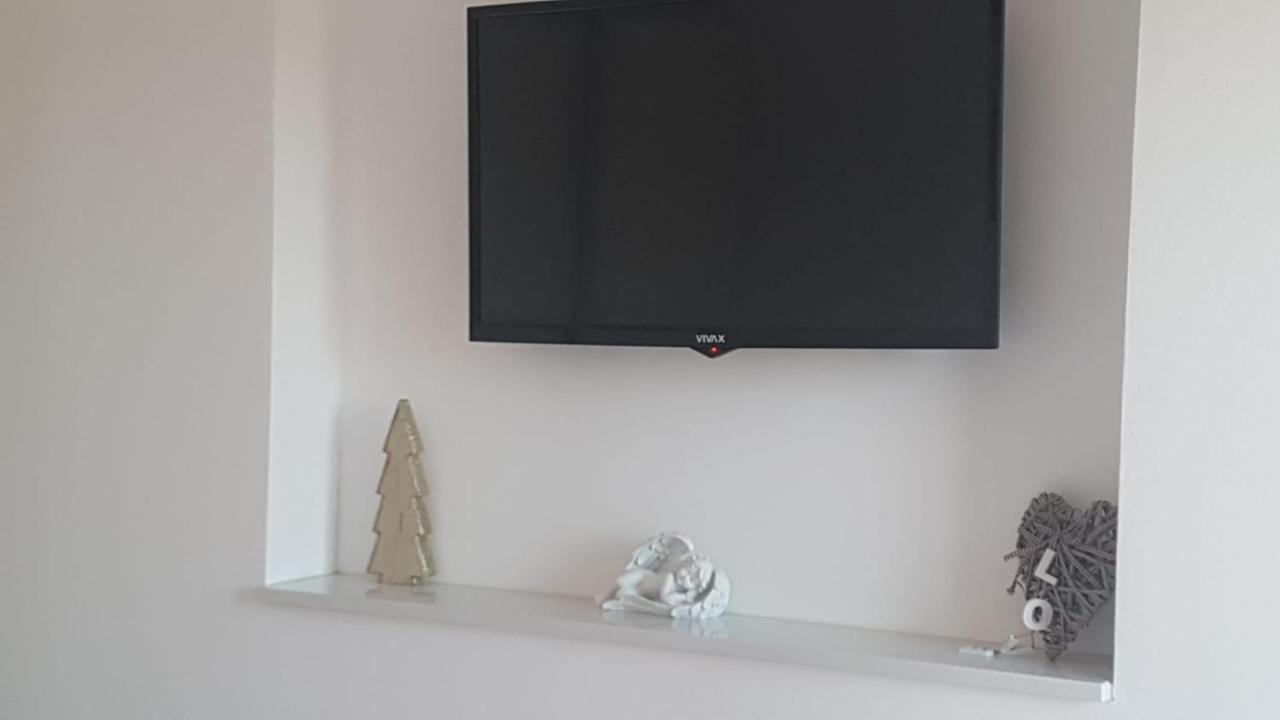 Apartman Lora Liyubuşka Dış mekan fotoğraf