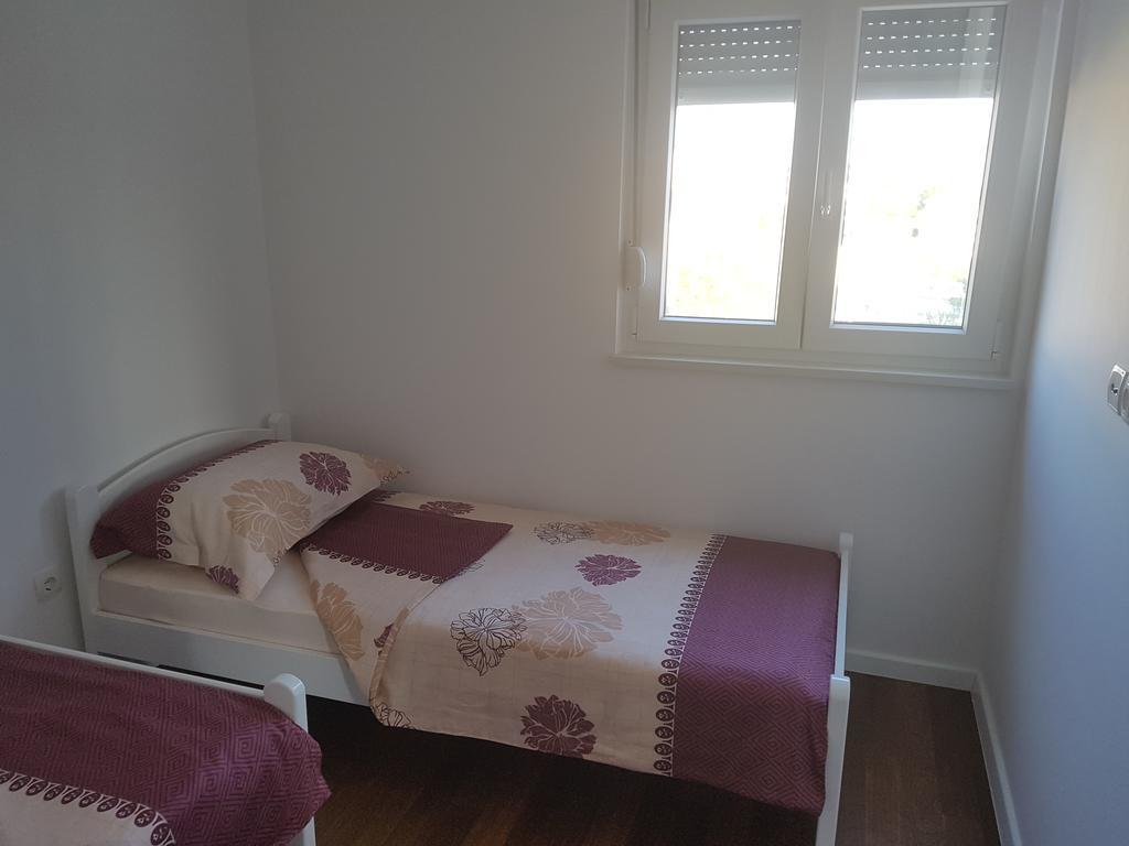 Apartman Lora Liyubuşka Dış mekan fotoğraf